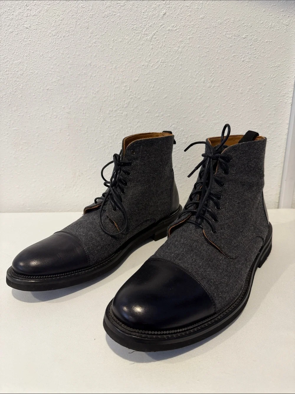 Taft Gray Wool and Black Leather Cap-Toe Chukka Boots Size 10/ 44 Made in Spain